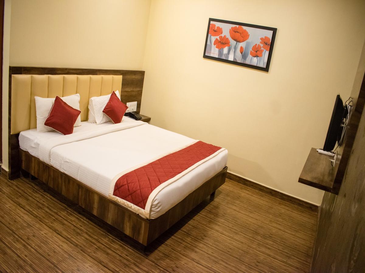 Hotel Mysore Republic Exterior photo
